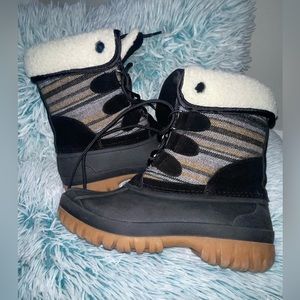 STQ women’s winter boot. Size 7.